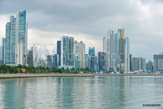 Bild på Coastline of Panama City with buildings on the oceanfront Pacific coast of Panama Central America
